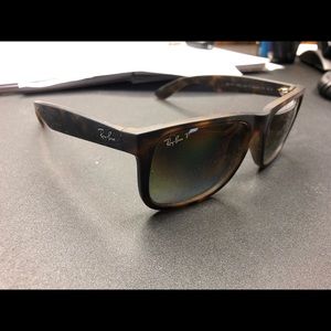 Brand new never have been worn polarized sunglasses!!!
